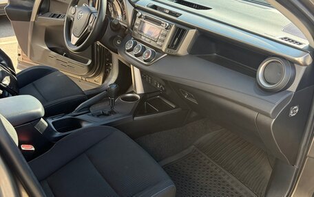 Toyota RAV4, 2014 год, 2 300 000 рублей, 10 фотография
