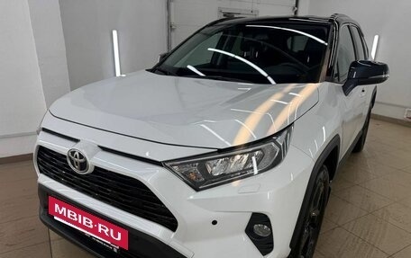 Toyota RAV4, 2020 год, 4 198 000 рублей, 2 фотография