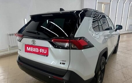Toyota RAV4, 2020 год, 4 198 000 рублей, 8 фотография