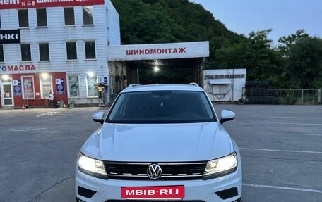 Volkswagen Tiguan II, 2017 год, 1 850 000 рублей, 2 фотография
