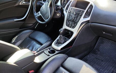 Opel Astra J, 2011 год, 850 000 рублей, 7 фотография