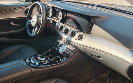 Mercedes-Benz E-Класс, 2019 год, 3 700 000 рублей, 6 фотография