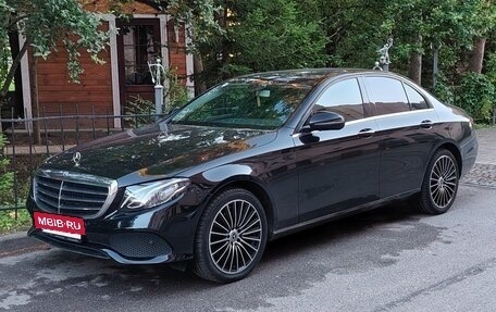 Mercedes-Benz E-Класс, 2019 год, 3 700 000 рублей, 4 фотография