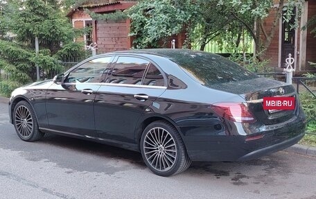 Mercedes-Benz E-Класс, 2019 год, 3 700 000 рублей, 2 фотография