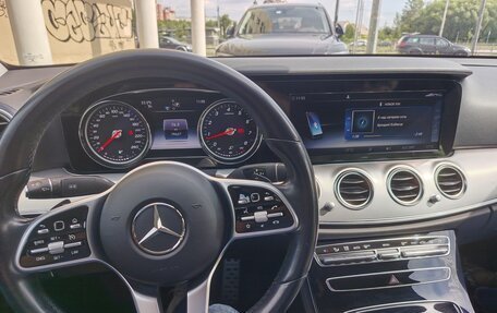 Mercedes-Benz E-Класс, 2019 год, 3 700 000 рублей, 32 фотография