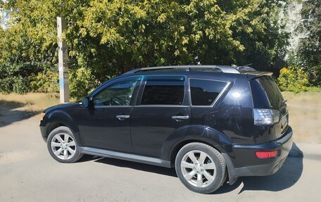 Mitsubishi Outlander III рестайлинг 3, 2011 год, 1 500 000 рублей, 14 фотография