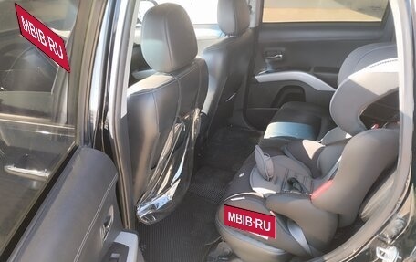 Mitsubishi Outlander III рестайлинг 3, 2011 год, 1 500 000 рублей, 9 фотография