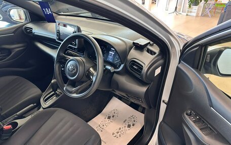 Toyota Yaris, 2021 год, 1 249 900 рублей, 9 фотография