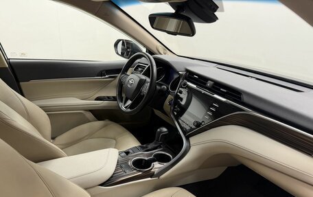 Toyota Camry, 2020 год, 3 050 000 рублей, 12 фотография
