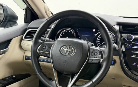 Toyota Camry, 2020 год, 3 050 000 рублей, 18 фотография