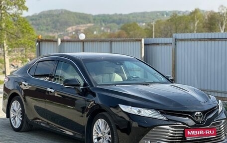 Toyota Camry, 2021 год, 3 500 000 рублей, 1 фотография