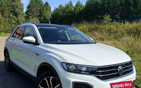 Volkswagen T-Roc I, 2021 год, 2 150 000 рублей, 3 фотография
