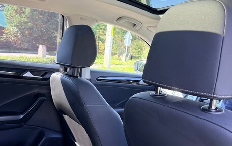 Volkswagen T-Roc I, 2021 год, 2 150 000 рублей, 21 фотография