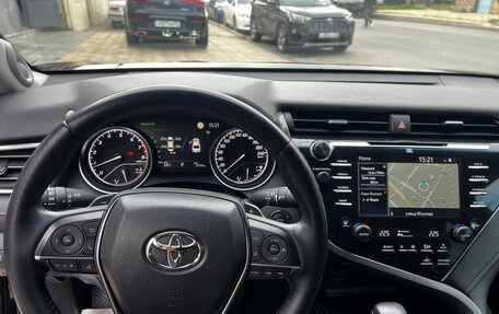 Toyota Camry, 2021 год, 3 450 000 рублей, 5 фотография