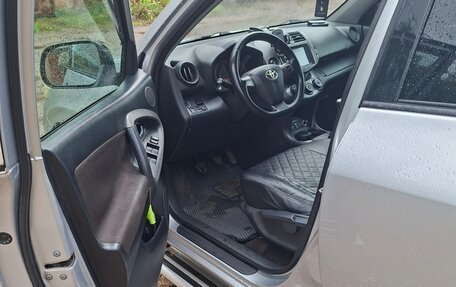 Toyota RAV4, 2010 год, 1 095 000 рублей, 33 фотография