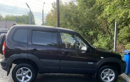 Chevrolet Niva I рестайлинг, 2011 год, 495 000 рублей, 2 фотография