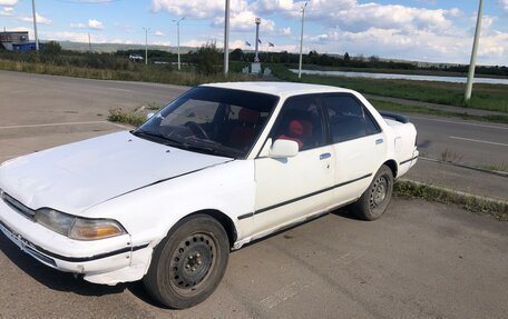 Toyota Carina, 1990 год, 180 000 рублей, 3 фотография