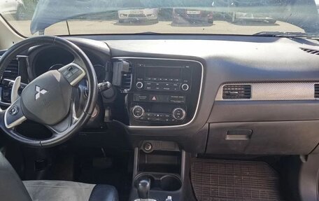 Mitsubishi Outlander III рестайлинг 3, 2014 год, 1 100 000 рублей, 7 фотография