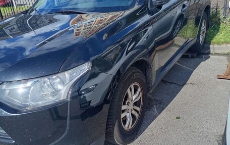 Mitsubishi Outlander III рестайлинг 3, 2014 год, 1 100 000 рублей, 11 фотография