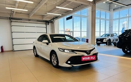 Toyota Camry, 2018 год, 2 679 000 рублей, 7 фотография