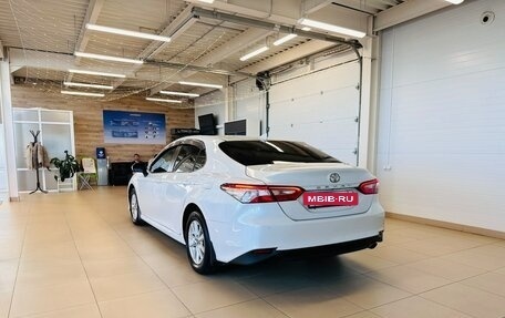 Toyota Camry, 2018 год, 2 679 000 рублей, 3 фотография