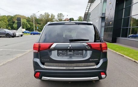 Mitsubishi Outlander III рестайлинг 3, 2018 год, 2 090 000 рублей, 5 фотография
