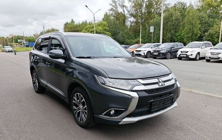 Mitsubishi Outlander III рестайлинг 3, 2018 год, 2 090 000 рублей, 8 фотография