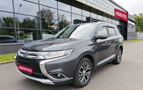 Mitsubishi Outlander III рестайлинг 3, 2018 год, 2 090 000 рублей, 1 фотография