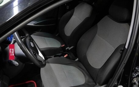 Hyundai Solaris II рестайлинг, 2011 год, 690 000 рублей, 13 фотография
