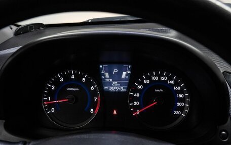 Hyundai Solaris II рестайлинг, 2011 год, 690 000 рублей, 22 фотография
