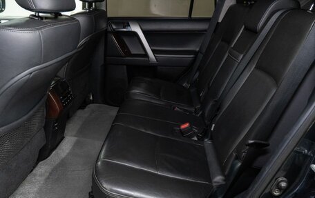 Toyota Land Cruiser Prado 150 рестайлинг 2, 2014 год, 2 990 000 рублей, 18 фотография