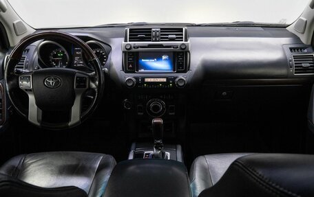 Toyota Land Cruiser Prado 150 рестайлинг 2, 2014 год, 2 990 000 рублей, 22 фотография