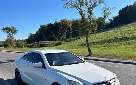 Mercedes-Benz E-Класс, 2011 год, 1 310 000 рублей, 3 фотография