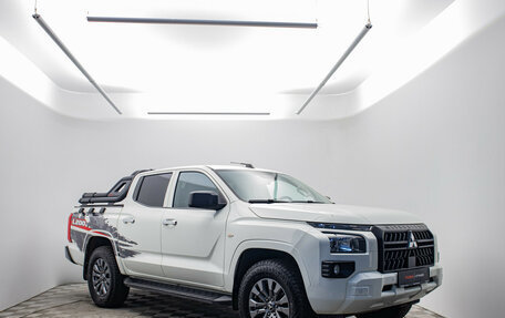 Mitsubishi L200, 2024 год, 4 470 000 рублей, 3 фотография