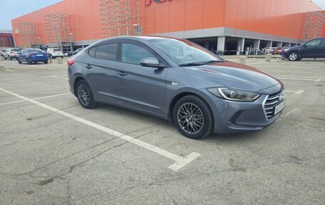Hyundai Elantra VI рестайлинг, 2018 год, 1 400 000 рублей, 6 фотография