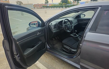 Hyundai Elantra VI рестайлинг, 2018 год, 1 400 000 рублей, 8 фотография