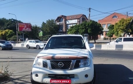 Nissan Pathfinder, 2011 год, 1 750 000 рублей, 2 фотография