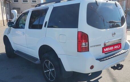 Nissan Pathfinder, 2011 год, 1 750 000 рублей, 4 фотография