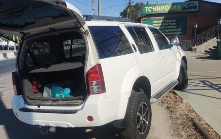 Nissan Pathfinder, 2011 год, 1 750 000 рублей, 21 фотография