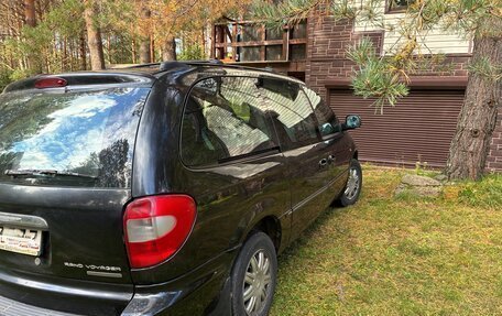 Chrysler Voyager IV, 2004 год, 950 000 рублей, 5 фотография