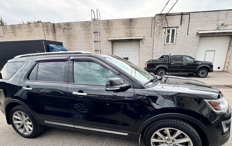 Ford Explorer VI, 2017 год, 2 280 000 рублей, 2 фотография