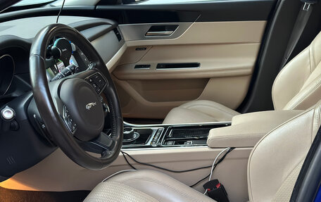 Jaguar XF II, 2016 год, 1 990 000 рублей, 5 фотография