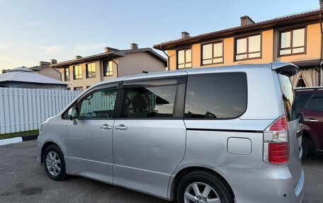 Toyota Noah III, 2009 год, 750 000 рублей, 5 фотография