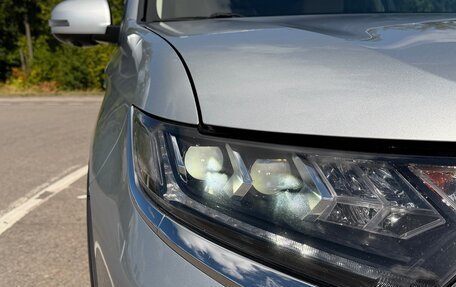 Mitsubishi Outlander III рестайлинг 3, 2020 год, 2 600 000 рублей, 9 фотография