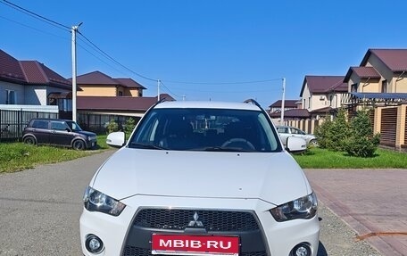 Mitsubishi Outlander III рестайлинг 3, 2010 год, 1 520 000 рублей, 1 фотография