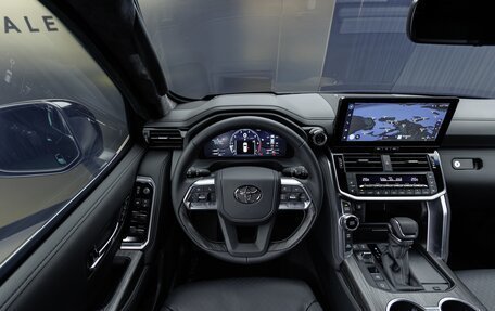 Toyota Land Cruiser, 2026 год, 28 200 000 рублей, 24 фотография