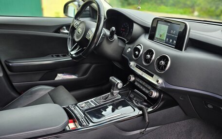 KIA Stinger I, 2018 год, 2 600 000 рублей, 10 фотография