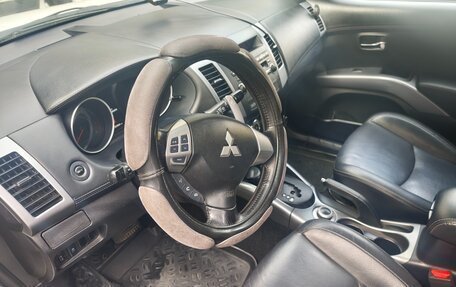 Mitsubishi Outlander III рестайлинг 3, 2010 год, 1 520 000 рублей, 16 фотография