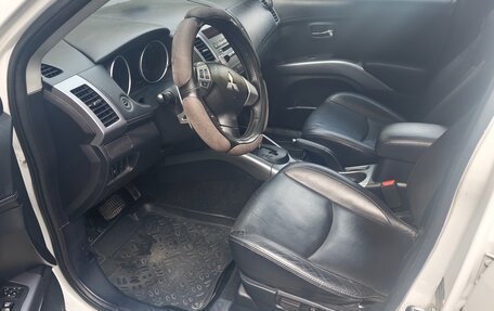 Mitsubishi Outlander III рестайлинг 3, 2010 год, 1 520 000 рублей, 15 фотография