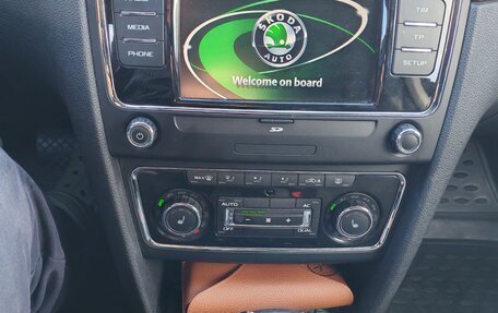 Skoda Superb III рестайлинг, 2011 год, 1 230 000 рублей, 13 фотография